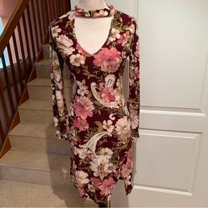 VIBE-Sportwear. Beautiful floral purple/cream/pink flowers. Split on sid…